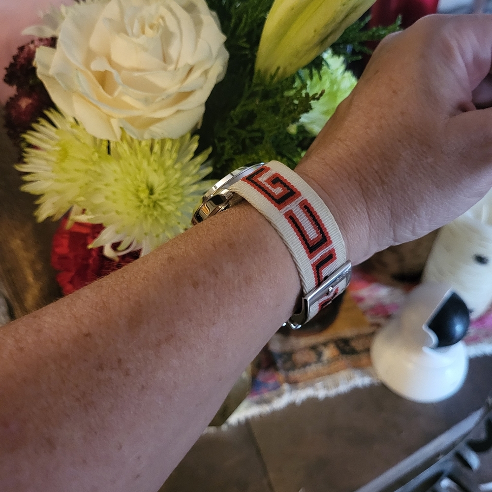 SALE! GUCCI LUXURY STAINLESS STEEL SIGNATURE G WATCH ⌚️ - Picture 7 of 12